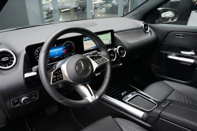 Mercedes-Benz GLA-KLASSE 180 Luxury Line 136pk Panoramadak/Stoelverwarming/Camera