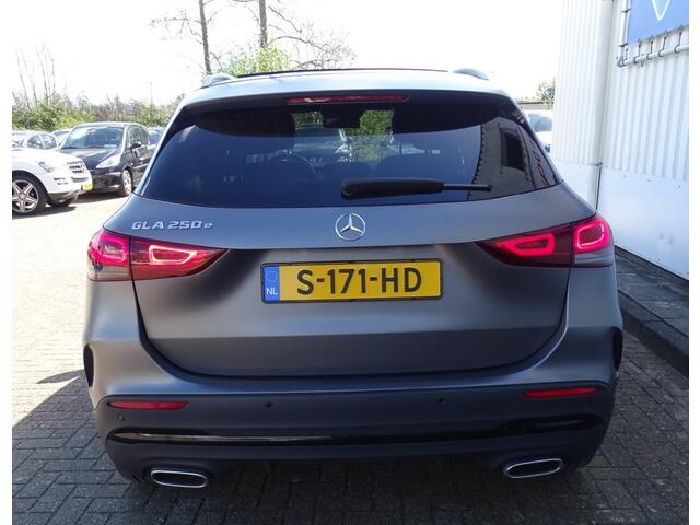 Mercedes-Benz GLA-KLASSE 250 E AMG LINE,Pano,360,Leer,Trhaak,Burmester