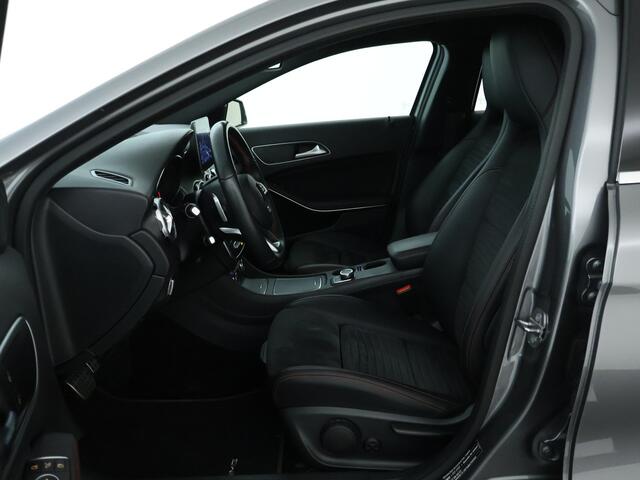Mercedes-Benz GLA-KLASSE 180 Business Solution AMG | Navigatie | Camera | Climate Control | Stoelverwarming | Parkeersensoren | Elektrische Achterklep | Inclusief 24 maanden MB Certified garantie voor Europa.