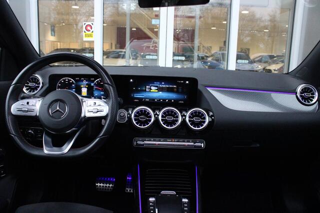 Mercedes-Benz GLA-KLASSE 250 e BUSINESS SOLUTION AMG LIMITED | SFEER VERLICHTING | PANORAMISCH SCHUIF/KANTEL DAK | MULTI BEAM LED KOPLAMPEN | APPLE CARPLAY/ANDROID AUTO | 360? CAMERA | DODEHOEK DETECTIE | ELEKTRISCH BEDIENBARE VOORSTOELEN MET GEHEUGENFUNCTIE | NIGHT PAKKET | 19" 