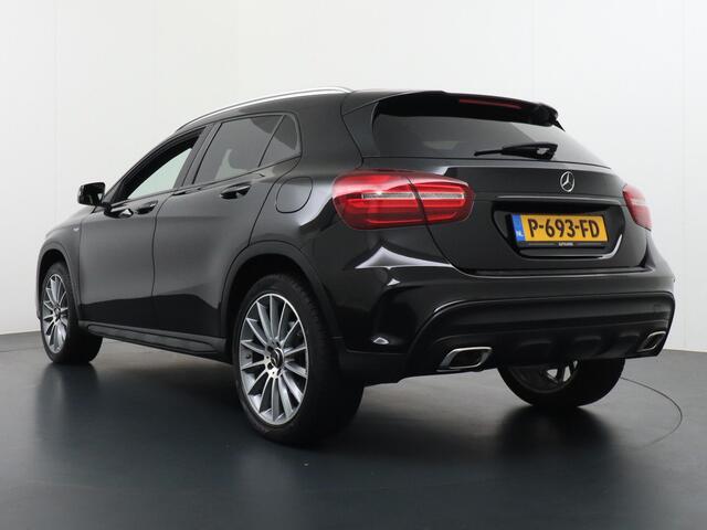 Mercedes-Benz GLA-KLASSE 180 AMG Facelift Styling Automaat Multispaaks AMG Velgen