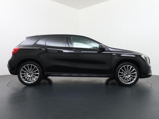 Mercedes-Benz GLA-KLASSE 180 AMG Facelift Styling Automaat Multispaaks AMG Velgen