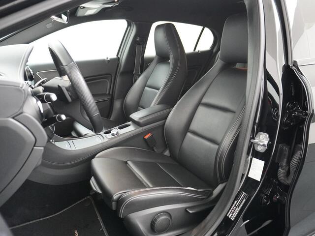 Mercedes-Benz GLA-KLASSE 180 AMG Facelift Styling Automaat Multispaaks AMG Velgen