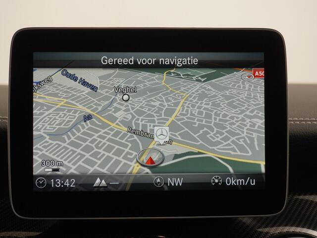 Mercedes-Benz GLA-KLASSE 180 AMG Facelift Styling Automaat Multispaaks AMG Velgen