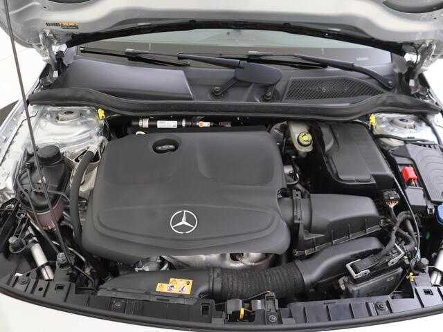 Mercedes-Benz GLA-KLASSE 180 Sport 122 PK Edition Premium Plus AMG Pakket | Navigatie | Camera | Automaat