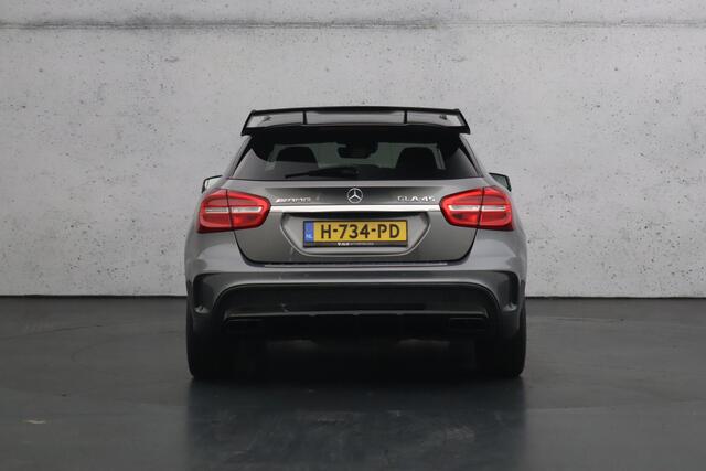 Mercedes-Benz GLA-KLASSE AMG 45 4MATIC Premium | Elektrisch glazen panoramadak | Lederen bekleding | LED