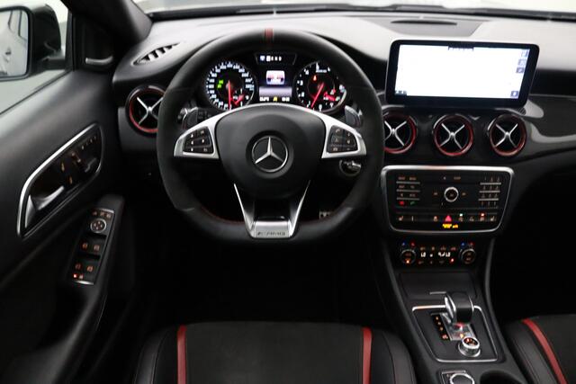 Mercedes-Benz GLA-KLASSE AMG 45 4MATIC Premium | Elektrisch glazen panoramadak | Lederen bekleding | LED