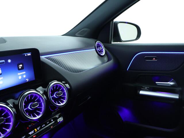 Mercedes-Benz GLA-KLASSE 250 e Plug-In Hybride Night Pakket | Achteruitrijcamera | Sfeerverlichting | Apple CarPlay | Stuur en Stoelbverwarming. | Inclusief 24 maanden MB Certified garantie voor Europa.