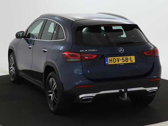 Mercedes-Benz GLA-KLASSE 250 e Plug-In Hybride | Trekhaak | Distronic | Achteruitrijcamera | Keyless go | Ledkoplampen. Inclusief 24 maanden MB Certified garantie voor Europa.