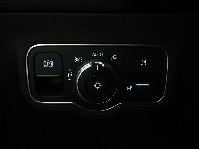 Mercedes-Benz GLA-KLASSE 250 e Plug-In Hybride | Trekhaak | Distronic | Achteruitrijcamera | Keyless go | Ledkoplampen. Inclusief 24 maanden MB Certified garantie voor Europa.