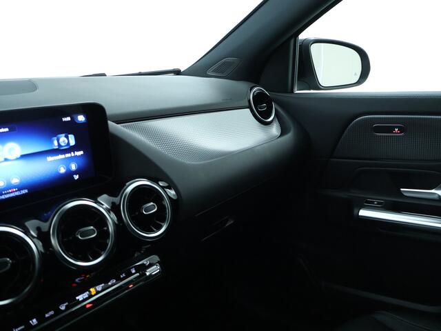 Mercedes-Benz GLA-KLASSE 250 e Progressive | Distronic | Parkeerpakket met Camera | Stoelverwarming | Apple CarPlay | Inclusief 24 maanden MB Certified garantie voor Europa.