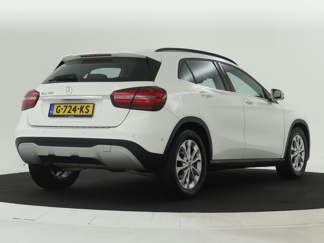 Mercedes-Benz GLA-KLASSE 180 Business Solution Limited | Dual Climate Control | Camera | Parkeersensoren | Navigatie | Stoelverwarming | Inclusief 24 maanden MB Certified garantie voor Europa.
