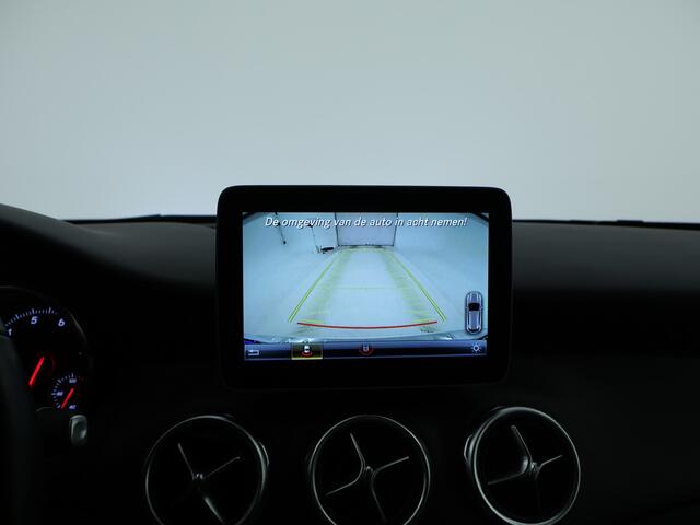 Mercedes-Benz GLA-KLASSE 180 Business Solution Limited | Dual Climate Control | Camera | Parkeersensoren | Navigatie | Stoelverwarming | Inclusief 24 maanden MB Certified garantie voor Europa.