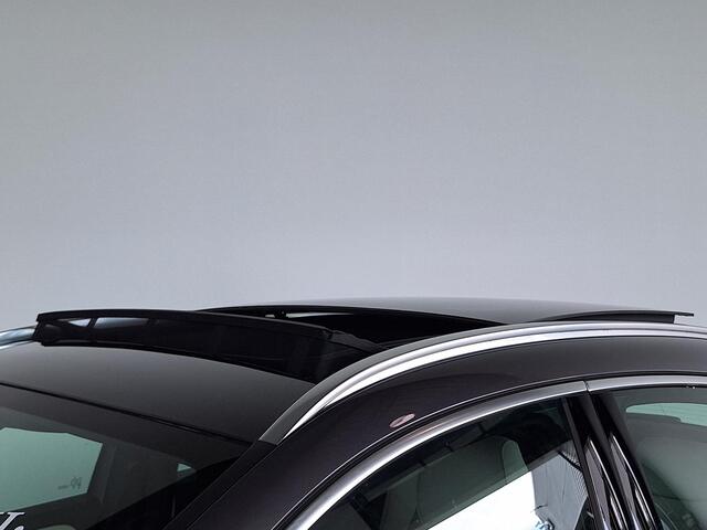 Mercedes-Benz GLA-KLASSE 180 Star Edition Luxury Line | Beige Interieur | Panoramadak | Trekhaak | Dodehoekassistent | MULTIBEAM LED Koplampen | Elektrisch Verstelbare Voorstoelen met Memory | Apple CarPlay | Android Auto | Sfeerverlichting | Stoelverwarming | Showmodel
