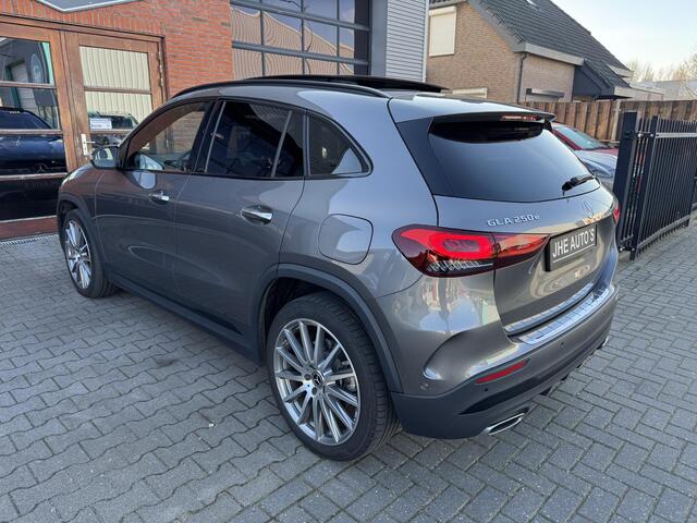 Mercedes-Benz GLA-KLASSE 250 e AMG Line | Pano | Night | Matrix | Sfeer | Carplay | Elektrische Stoelen | Dodehoek | Keyless | 20 Inch