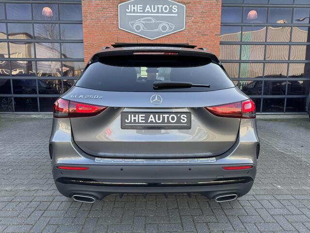 Mercedes-Benz GLA-KLASSE 250 e AMG Line | Pano | Night | Matrix | Sfeer | Carplay | Elektrische Stoelen | Dodehoek | Keyless | 20 Inch