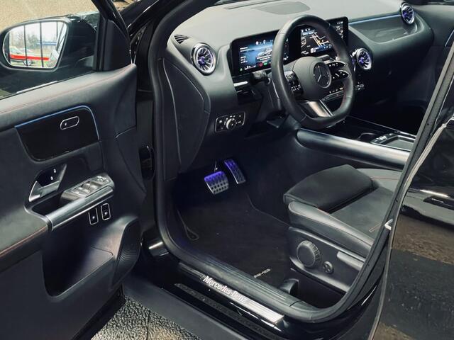 Mercedes-Benz GLA-KLASSE 250e Hybride AMG/Panorama/camera/new model/nightpakketpakket 19