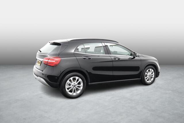 Mercedes-Benz GLA-KLASSE 180 | Sportstoelen | Navigatie