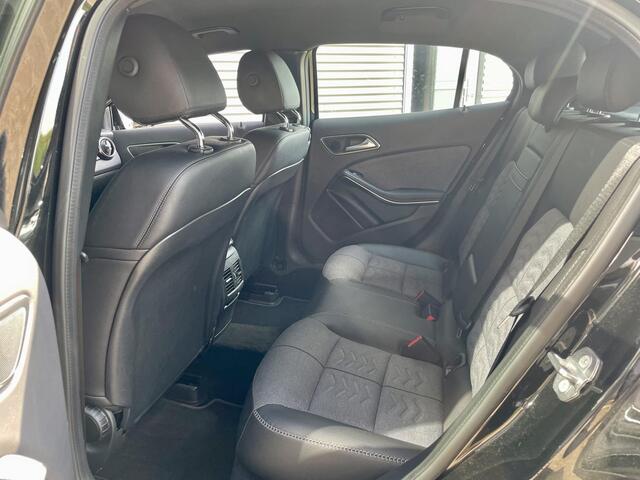 Mercedes-Benz GLA-KLASSE 180 | Sportstoelen | Navigatie