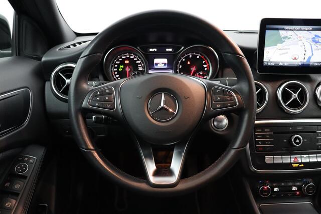 Mercedes-Benz GLA-KLASSE 180 | Sportstoelen | Navigatie