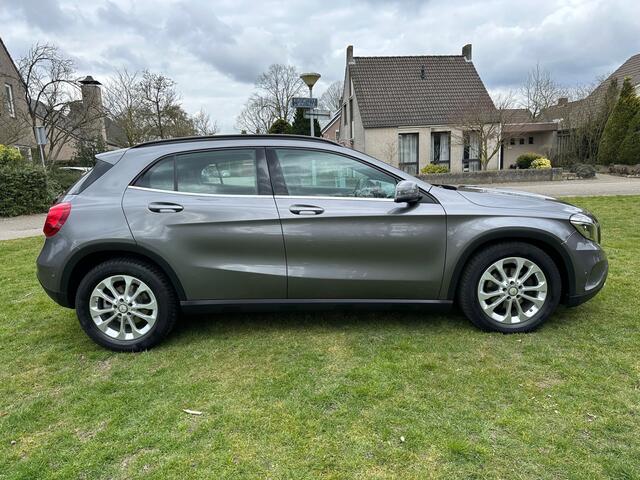 Mercedes-Benz GLA-KLASSE 180 Ambition *NAVI*TREKHAAK*CRUISE-CONTROL*CAMERA*AIRCO*ACHTERKLEP Elektrische**