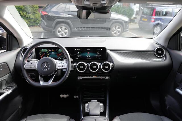 Mercedes-Benz GLA-KLASSE 250 AMG Line | PANO | CAMERA | STOELVERW.
