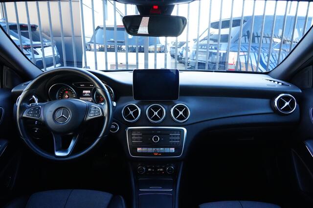 Mercedes-Benz GLA-KLASSE 180 d Business Solution 109pk Navigatie/Stoelverwarming/Camera