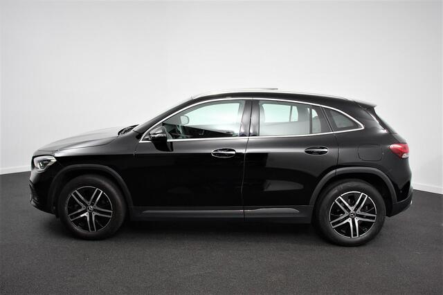 Mercedes-Benz GLA-KLASSE 200 163pk Automaat Progressive Premium Panorama dak Navigatie Camera Stoelverwarming Electrisch bedienbare achterklep Led