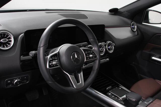 Mercedes-Benz GLA-KLASSE 200 163pk Automaat Progressive Premium Panorama dak Navigatie Camera Stoelverwarming Electrisch bedienbare achterklep Led