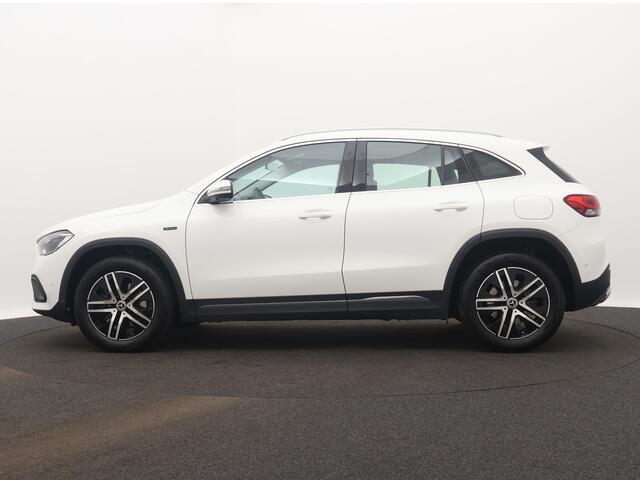 Mercedes-Benz GLA-KLASSE 250 e Progressive | Lichtmetalen velgen | Navigatie | Parking support | Camera achter | Inclusief 24 maanden MB Certified garantie voor Europa.