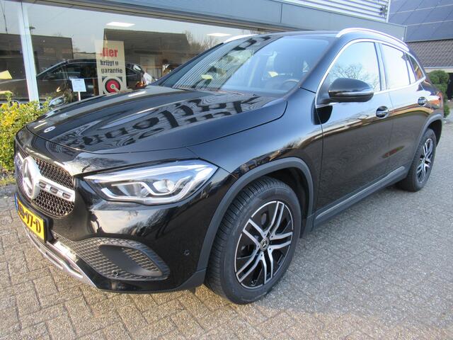 Mercedes-Benz GLA-KLASSE 200 Business Solution