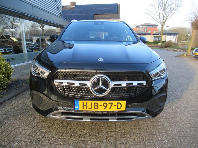 Mercedes-Benz GLA-KLASSE 200 Business Solution