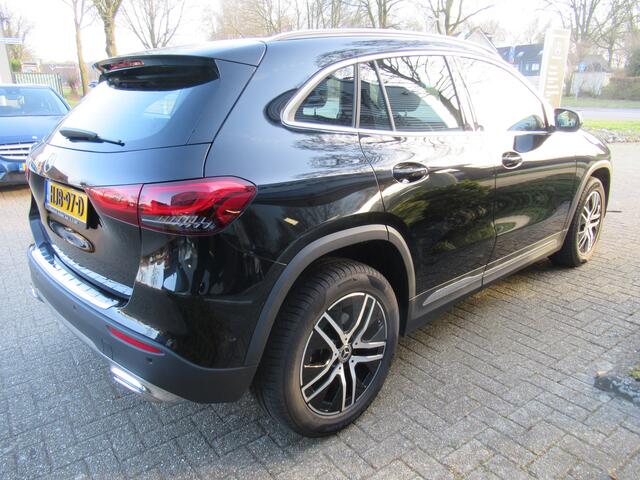 Mercedes-Benz GLA-KLASSE 200 Business Solution