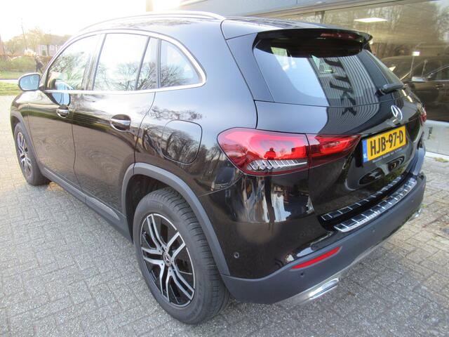 Mercedes-Benz GLA-KLASSE 200 Business Solution
