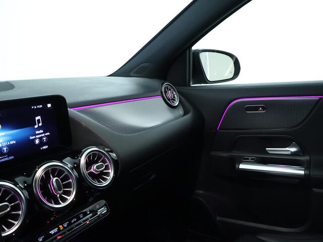 Mercedes-Benz GLA-KLASSE 250 e Plug-In Hybride | Panorama Schuif-Kanteldak | Distronic | Sfeerverlichting | Night Pakket | Dodehoek Assist. Inclusief 24 maanden Mercedes-Benz Certified garantie voor Europa.