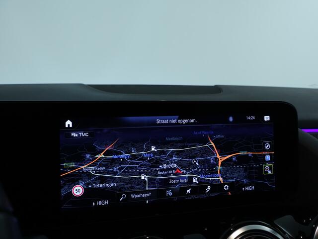 Mercedes-Benz GLA-KLASSE 250 e Plug-In Hybride | Panorama Schuif-Kanteldak | Distronic | Sfeerverlichting | Night Pakket | Dodehoek Assist. Inclusief 24 maanden Mercedes-Benz Certified garantie voor Europa.