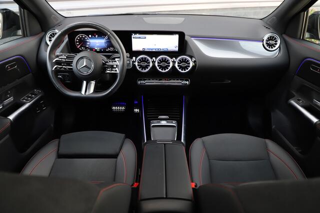 Mercedes-Benz GLA-KLASSE 250e AMG Aut8 | 218PK | Panoramadak | Multibeam | Sfeerverlichting | Keyles-go | ACC | Stuurwielverw. | Carbon |