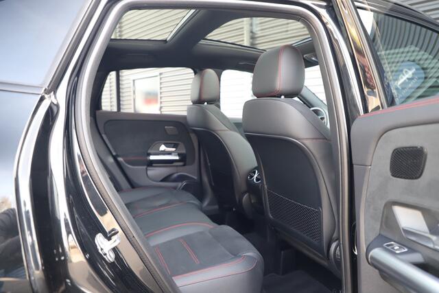 Mercedes-Benz GLA-KLASSE 250e AMG Aut8 | 218PK | Panoramadak | Multibeam | Sfeerverlichting | Keyles-go | ACC | Stuurwielverw. | Carbon |