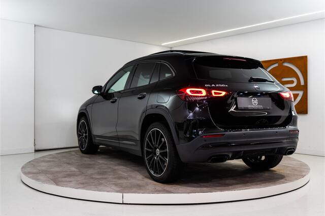 Mercedes-Benz GLA-KLASSE 250 e AMG Line 218PK | Pano | Sfeer | Trekhaak | AR | Carplay | 12 MND Garantie