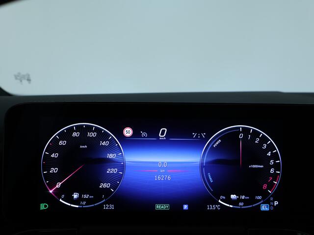 Mercedes-Benz GLA-KLASSE 250 e AMG Face Lift Plug-In Hybride | AMG Line | Sfeerverlichting | Achteruitrijcamera | Keyless-Go comfortpakket | Inclusief 24 maanden MB Certified garantie voor Europa.