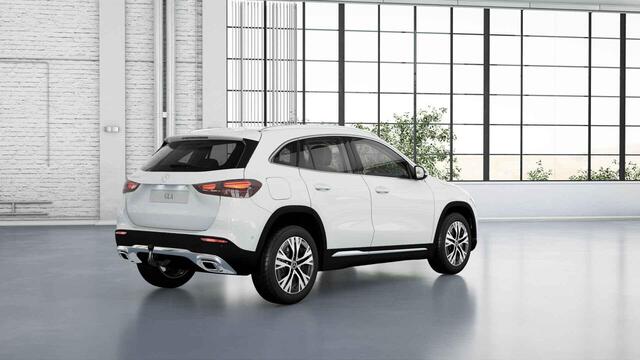 Mercedes-Benz GLA-KLASSE 250 e Luxury Line | Trekhaak | Verwarmd stuur | Elektrische achterklep |