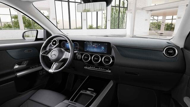 Mercedes-Benz GLA-KLASSE 250 e Luxury Line | Trekhaak | Verwarmd stuur | Elektrische achterklep |