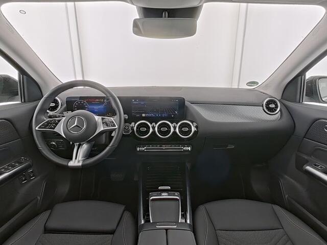 Mercedes-Benz GLA-KLASSE 250 e Face Lift Plug-In Hybride | Trekhaak | 11 kW Laden | Led koplampen | Achteruitrijcamera | Stuur en Stoelverwarming | Inclusief 24 maanden MB Certified garantie voor Europa.