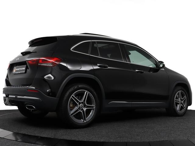 Mercedes-Benz GLA-KLASSE AMG 250 e Plug-In Hybride 263 pk Premium Plus | Panorama | Carbon | Trekhaak | DAB+ | Camera | Memory - RIJKLAAR