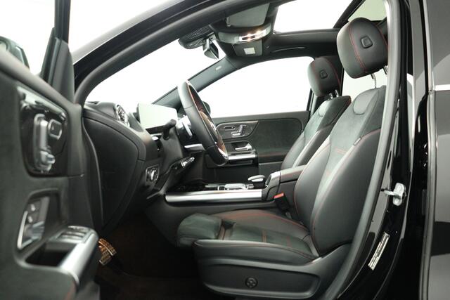 Mercedes-Benz GLA-KLASSE AMG 250 e Plug-In Hybride 263 pk Premium Plus | Panorama | Carbon | Trekhaak | DAB+ | Camera | Memory - RIJKLAAR