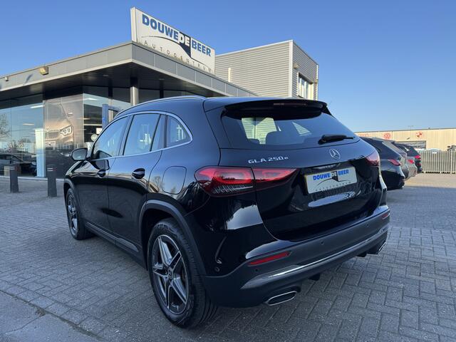 Mercedes-Benz GLA-KLASSE 250 e AMG Pano-Dak | Trekhaak | Stoelverw. | LED | DAB