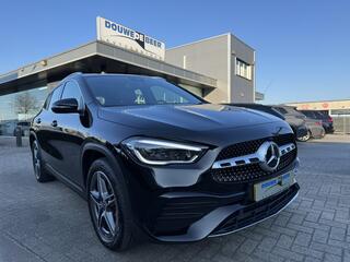 mercedes-benz-gla-klasse-250-e-amg-