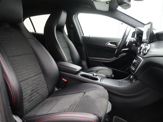 Mercedes-Benz GLA-KLASSE 180 Automaat Business Solution AMG | CAMERA | STOELVERW.