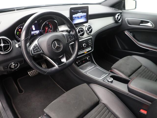 Mercedes-Benz GLA-KLASSE 180 Automaat Business Solution AMG | CAMERA | STOELVERW.