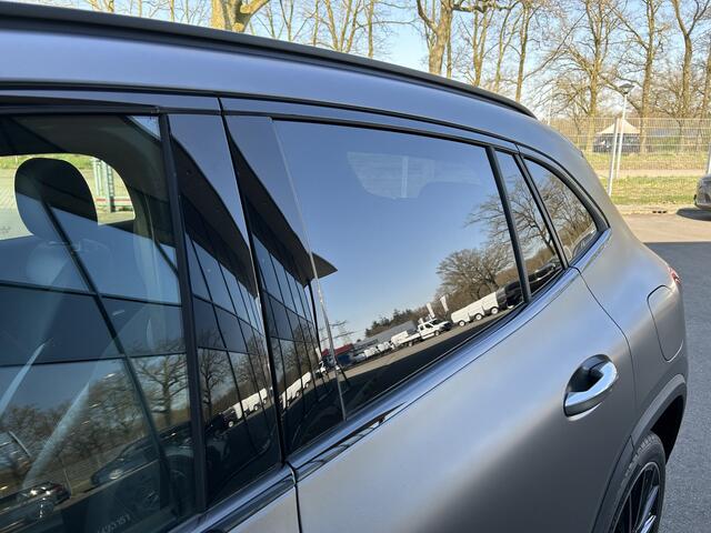 Mercedes-Benz GLA-KLASSE 250e AMG // Panoramadak // Magno Grijs // Carplay // Keyless Entry // Sfeerverlichting // Multibeam LED /? 20 inch